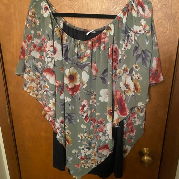 Impulsive blouses bundle - Picture 4 of 7